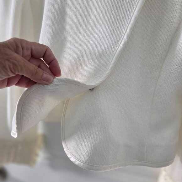 Ivory Top With Bow 8 - Picture 3 of 8